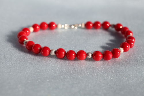 Armband rote Koralle mit Silber Perlen