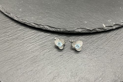 Ohrringe „Hellblau Topasblume“ aus Silber 925, Edelsteine Topas